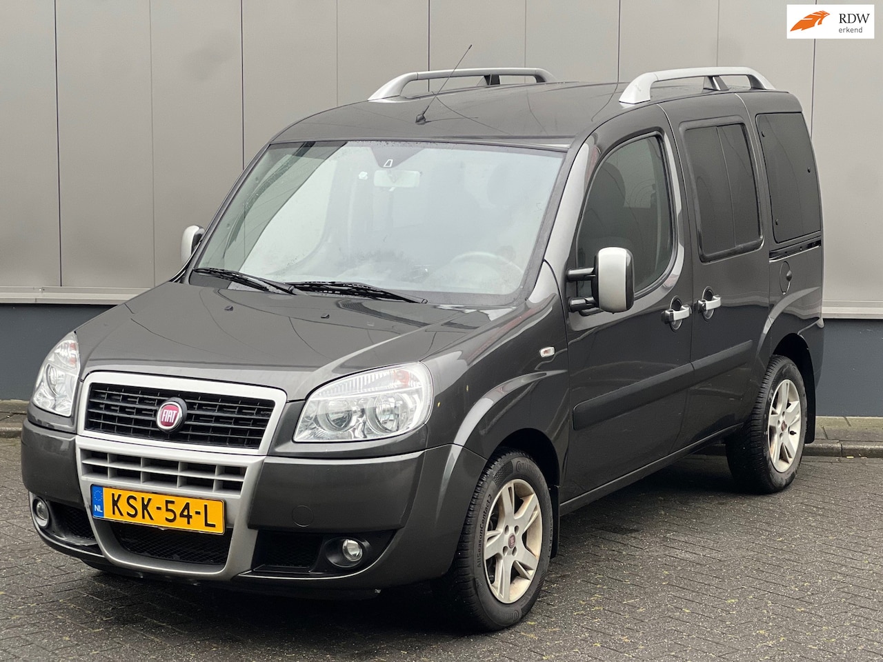 Fiat Doblò - 1.4 Malibu Sport - 5 persoons - 124.000 Km - apk 9-2027 - AutoWereld.nl