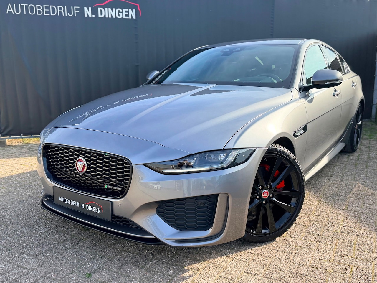 Jaguar XE - 2.0 P250 R-Dynamic SE 2.0 P250 R-Dynamic SE Black pack - AutoWereld.nl