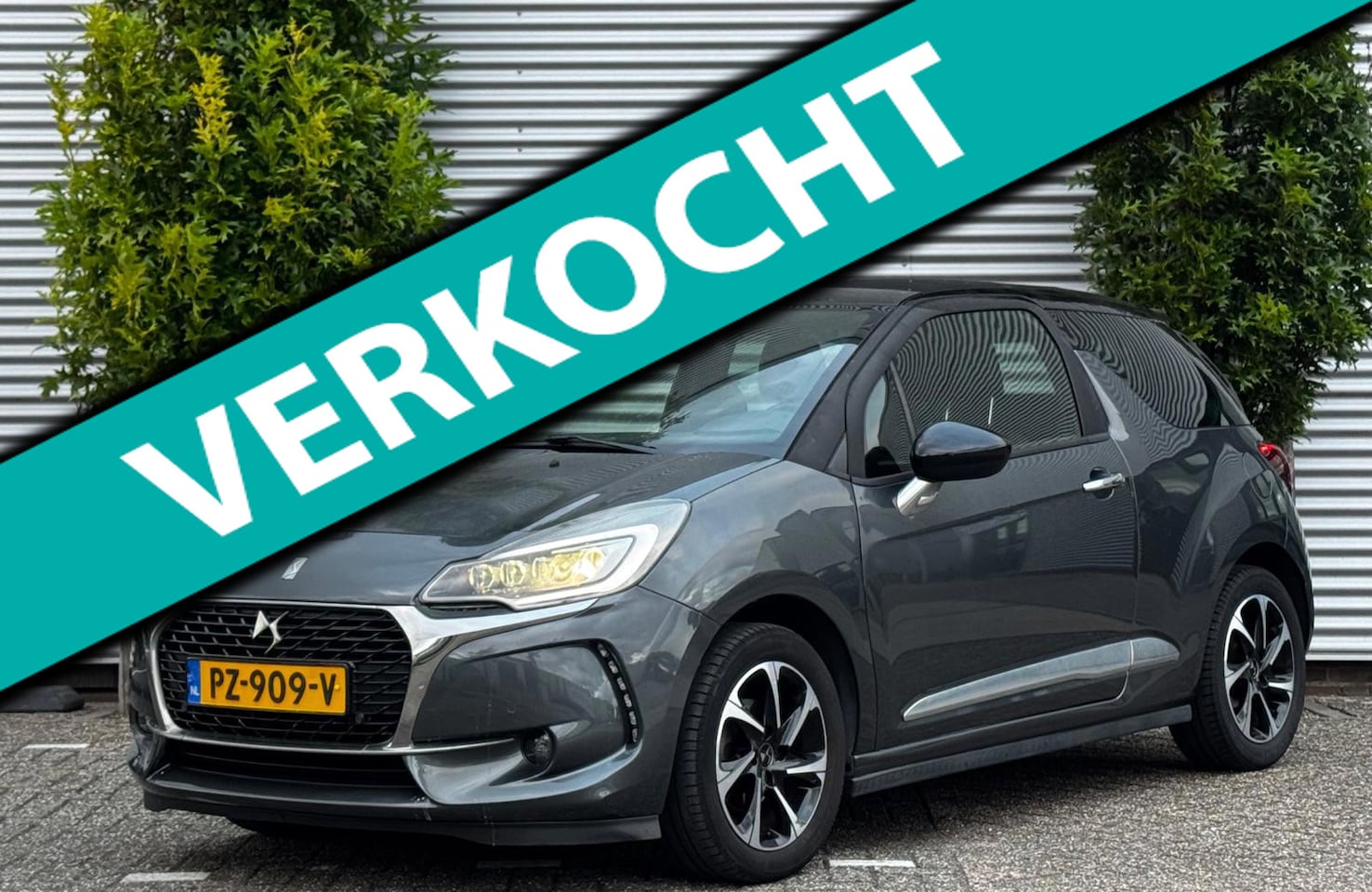 DS 3 Cabrio - 1.2 PureTech So Chic NAVI / CAMERA - AutoWereld.nl