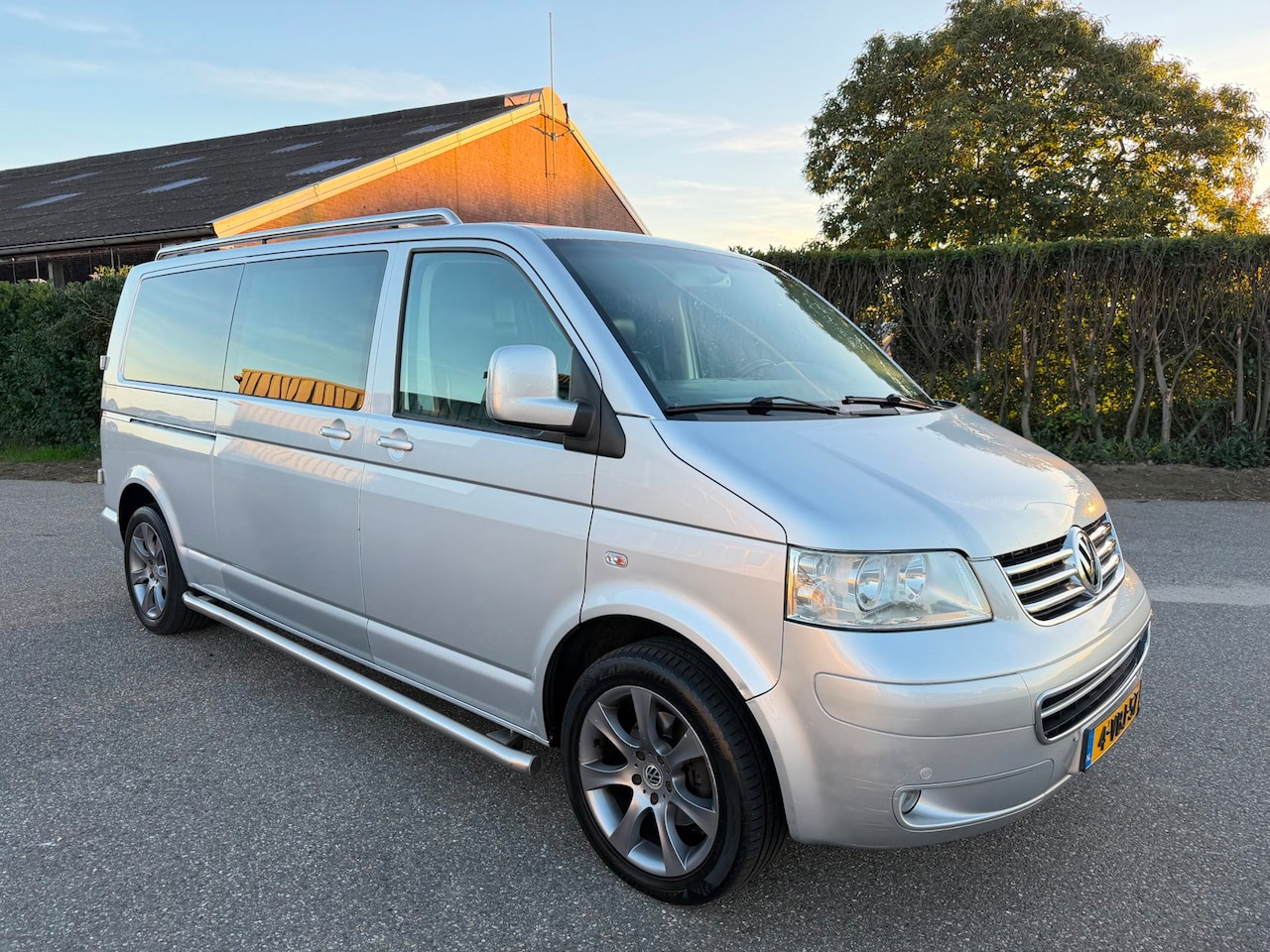 Volkswagen Transporter - 2.5 TDI 174PK AUT. L2H1 DC MARGE - AutoWereld.nl