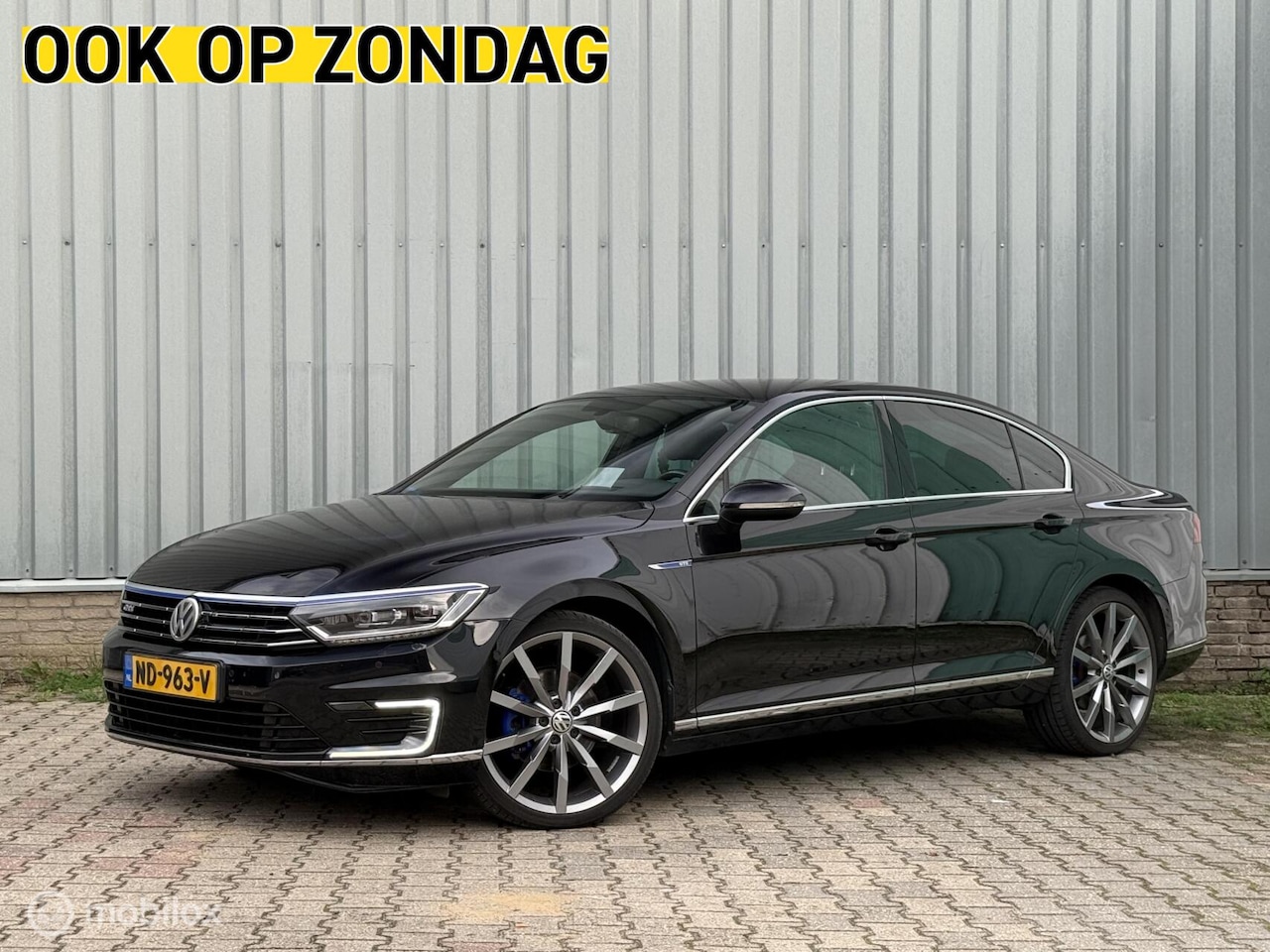 Volkswagen Passat - 1.4 TSI GTE Highline | HUD | Digitaal Dash - AutoWereld.nl