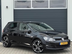 Volkswagen Golf - 1.4 TSI Highline 122PK+ / LM Velgen / PDC