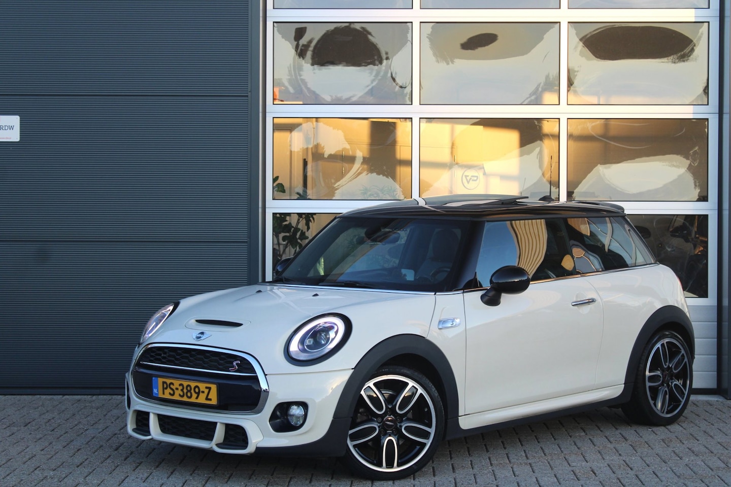 MINI John Cooper Works - S 2.0 192pk JCW Org. NL | Pano | HK | Head-up - AutoWereld.nl