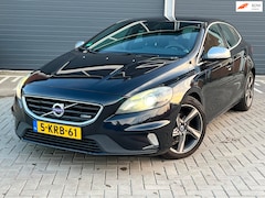 Volvo V40 - 1.6 D2 R-Design CLIMA XENON NAVI 1e EIGENAAR COMPLEET ONDERHOUDSHISTORIE RIJD SCHAKELT ALS