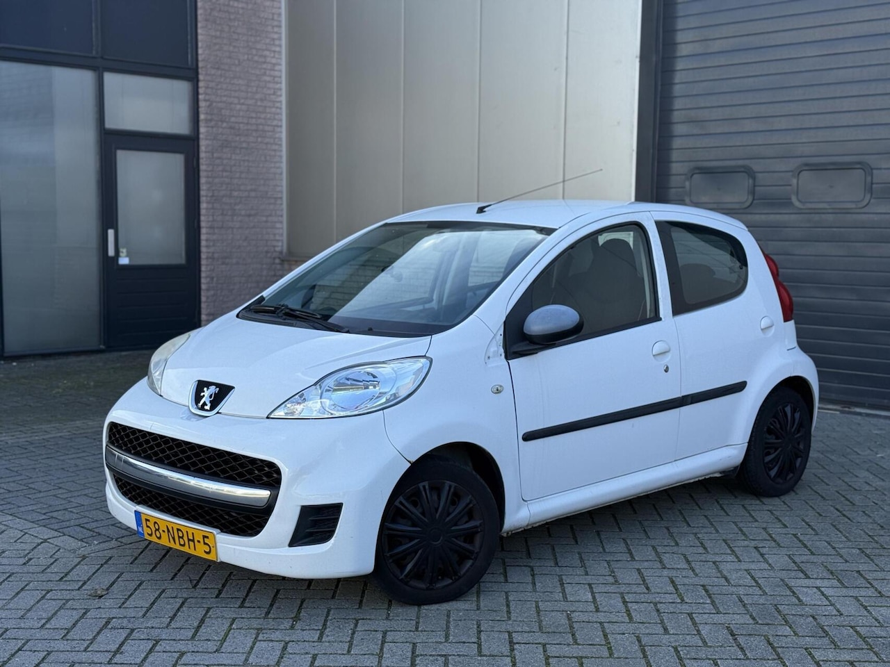 Peugeot 107 - 1.0-12V Urban Move 2010 Airco Nieuwe Koppeling - AutoWereld.nl