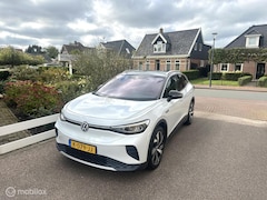 Volkswagen ID.4 - First 77 kWh STUUR/STOELVERWARMING WEGDRAAIBARE TREKHAAK CARPLAY SFEERVERLICHTING CAMERA A