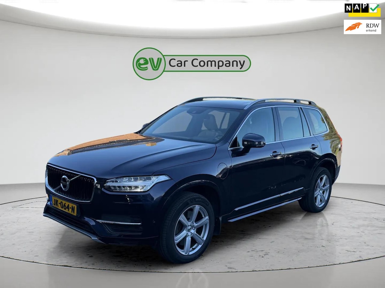 Volvo XC90 - 2.0 T8 Twin Engine AWD Momentum | Headup | Panoramadak | Volleder | Stoel- en stuurverwarm - AutoWereld.nl