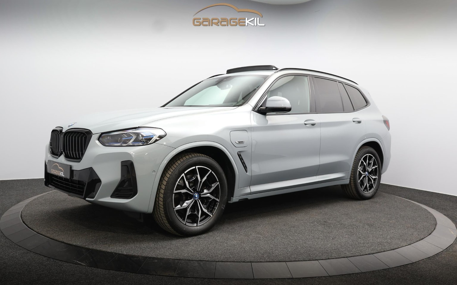 BMW X3 - xDrive30e High Executive M sport / 1e Eig / Dealeronderh / Pano / Stoel/stuur verwarming / - AutoWereld.nl