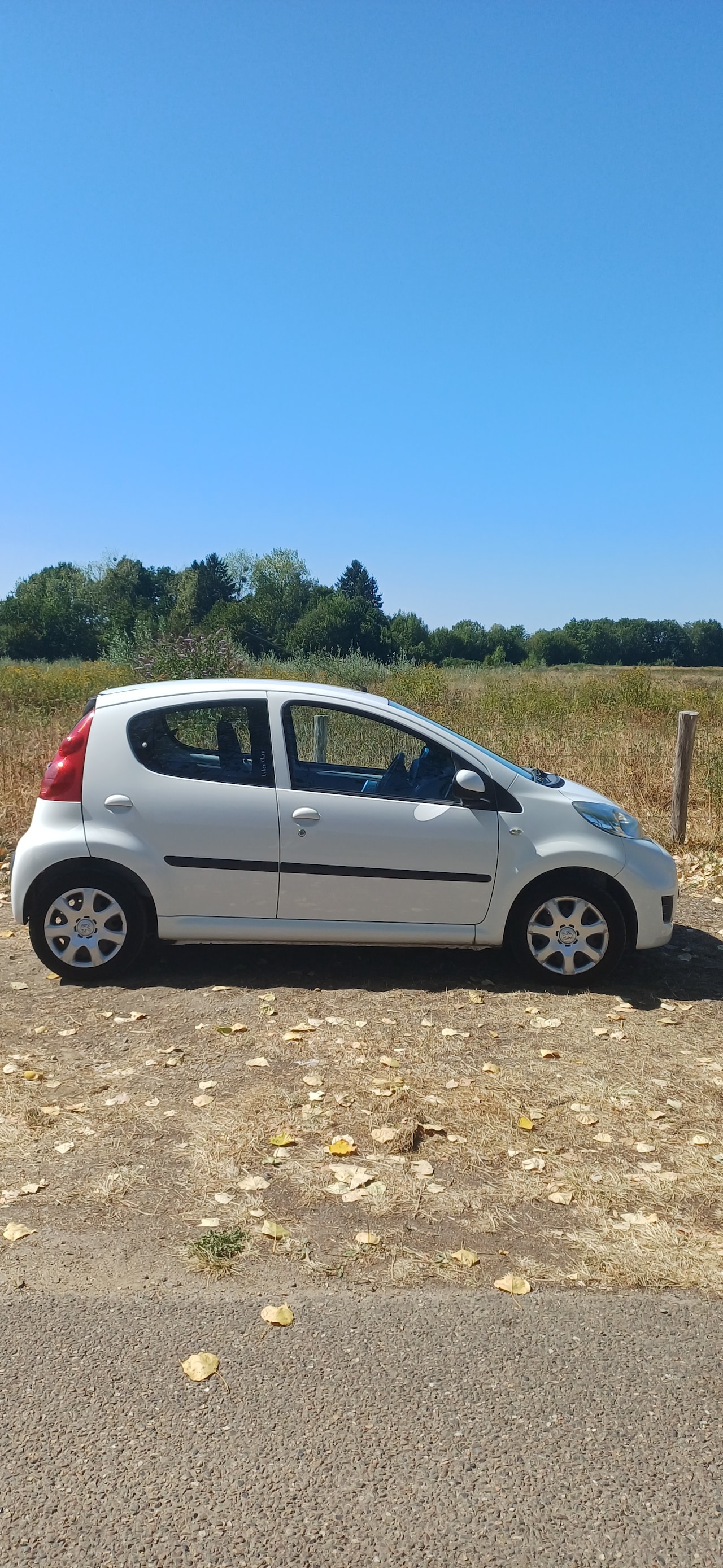 Peugeot 107 - 1.0-12V Urban Move - AutoWereld.nl