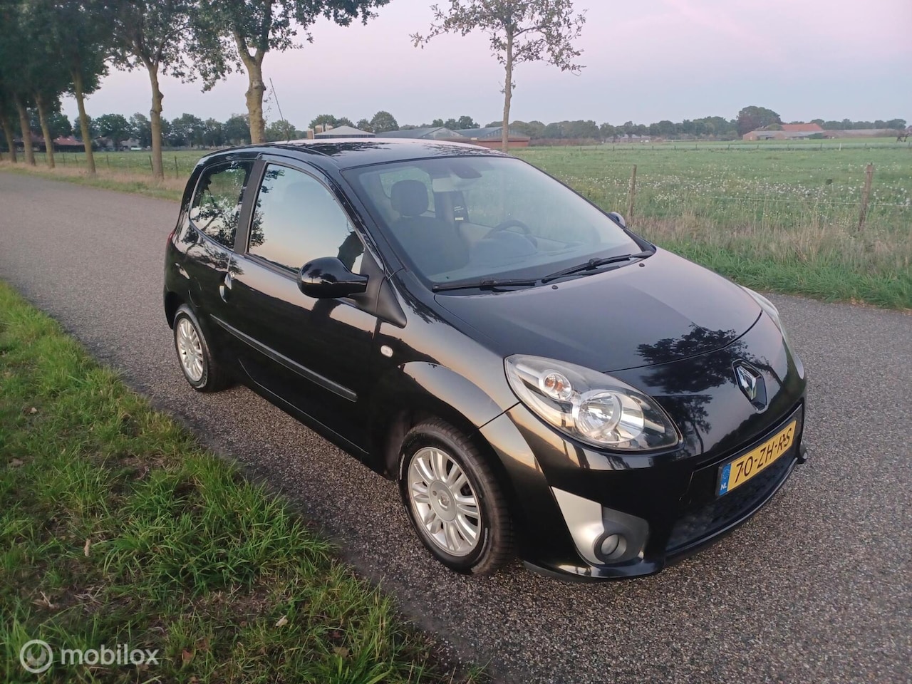 Renault Twingo - 1.2 8V 60PK,Airco,Cruise Control – Nieuwe APK - AutoWereld.nl