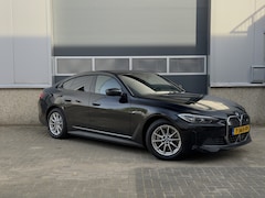 BMW i4 - eDrive40 84 kWh Trekhaak, ACC, Zwarte hemel, Elektr stoelen, HUD, DAB