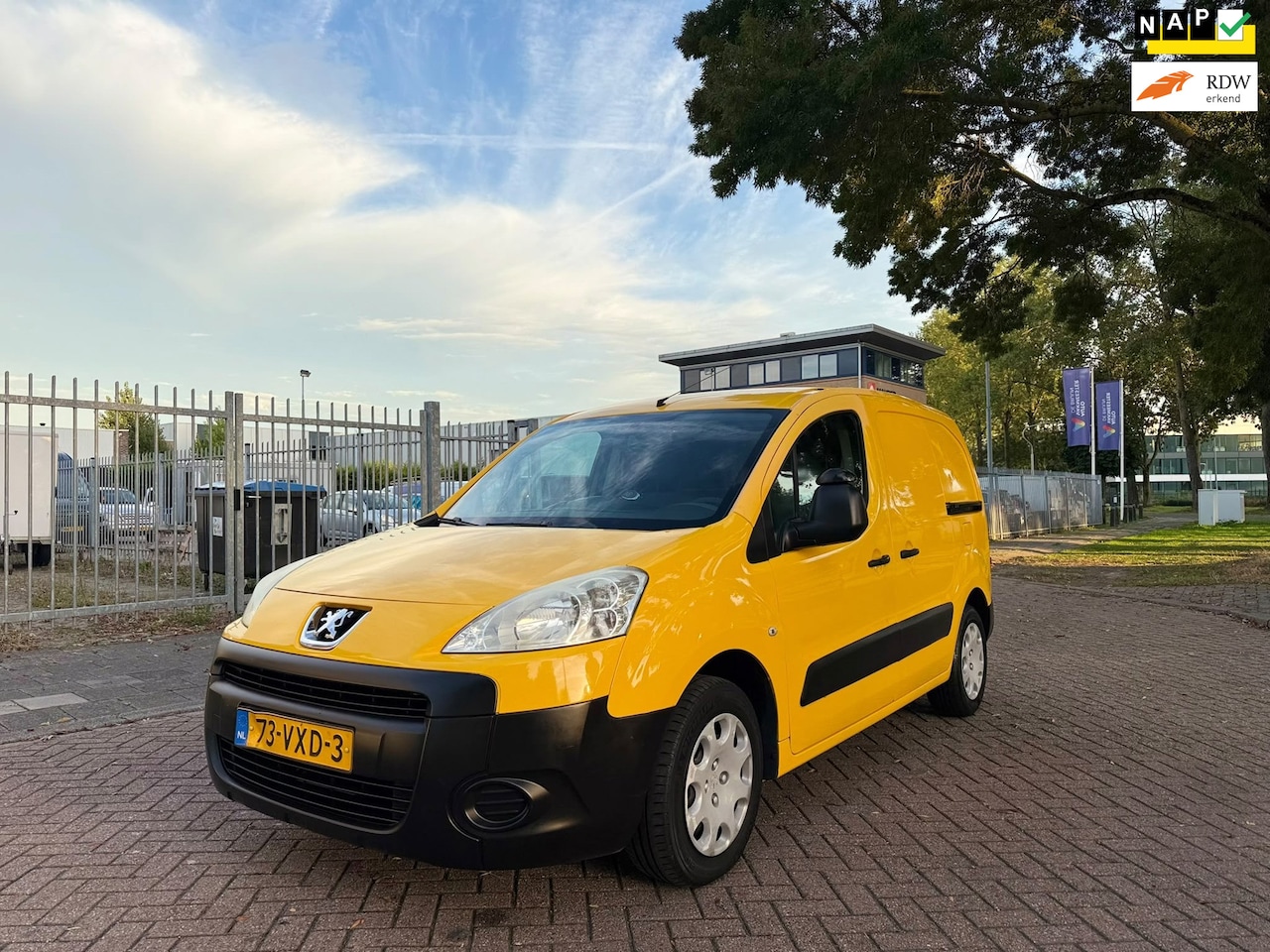 Peugeot Partner - 120 1.6 HDI L1 XR | 2x Schuifdeur - AutoWereld.nl