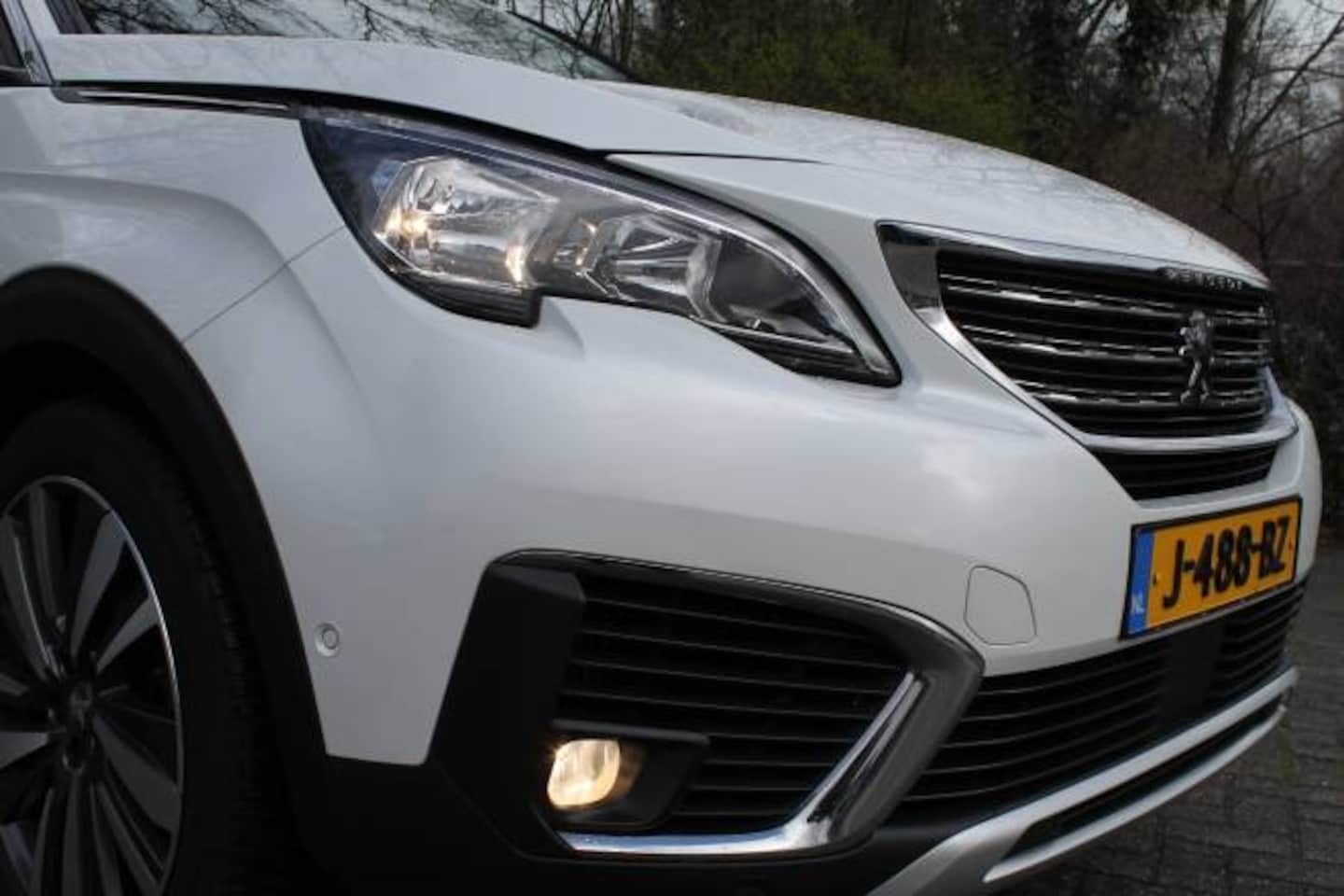 Peugeot 5008 - 1.2 PureTech 130pk S&S EAT8 Blue Lease Premium