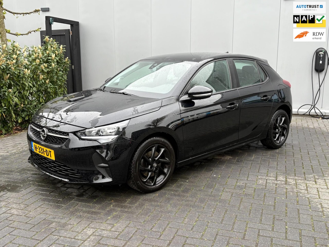 Opel Corsa - 1.2 Black Edition - AutoWereld.nl