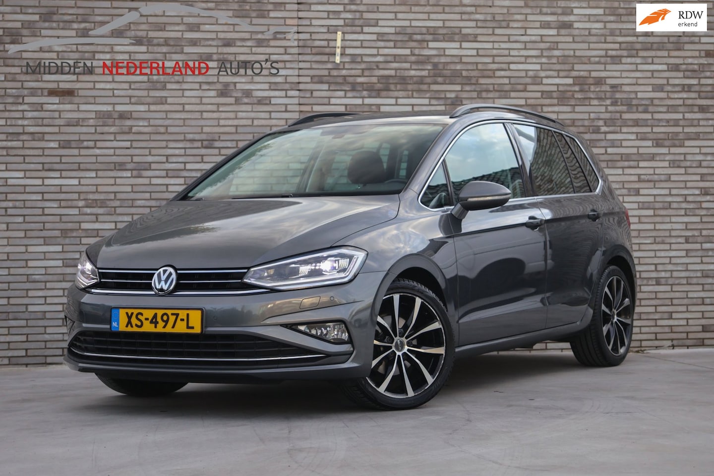 Volkswagen Golf Sportsvan - 1.5 TSI ACT Highline * AUTOMAAT * CAMERA * STOELVERWARMING * - AutoWereld.nl