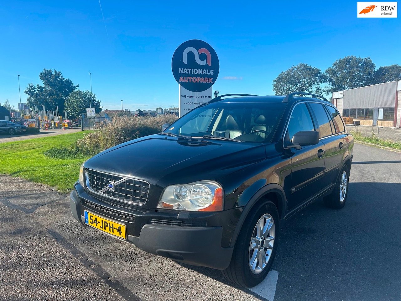 Volvo XC90 - | 2005 | 2.4 D5 Kinetic AWD | Automaat | Leder | Schuifdak | Trekhaak | APK - AutoWereld.nl