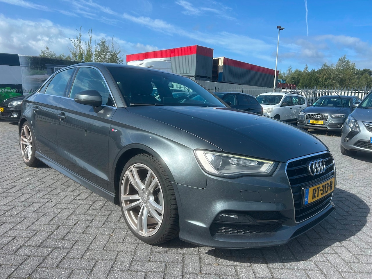 Audi A3 Limousine - 2.0 TDI S-line Automaat - Sportstoelen - Navi - PDC - AutoWereld.nl