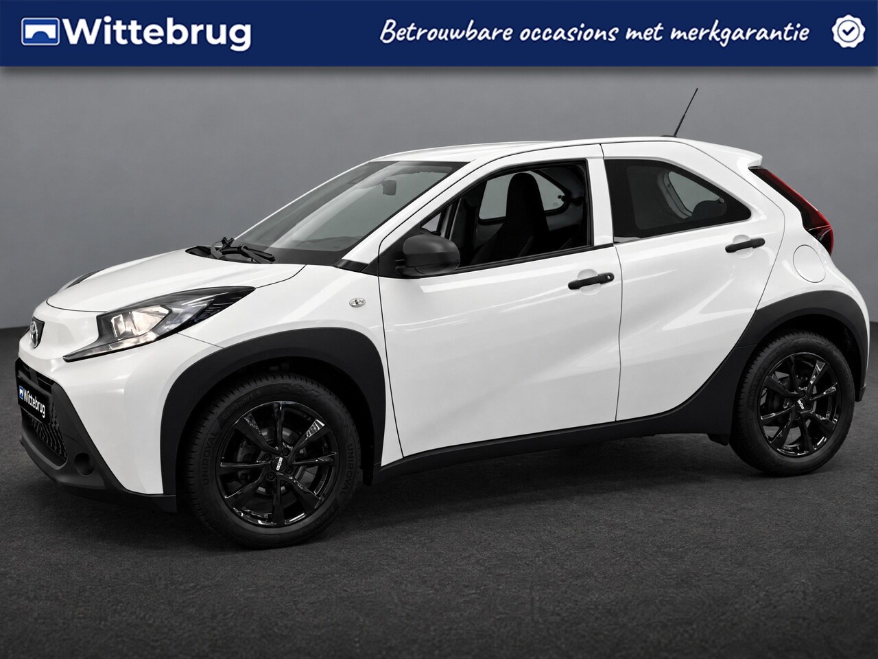 Toyota Aygo X - 1.0 VVT-i MT BLACK PACK | CARPLAY / NAVIGATIE BY APP ! - AutoWereld.nl