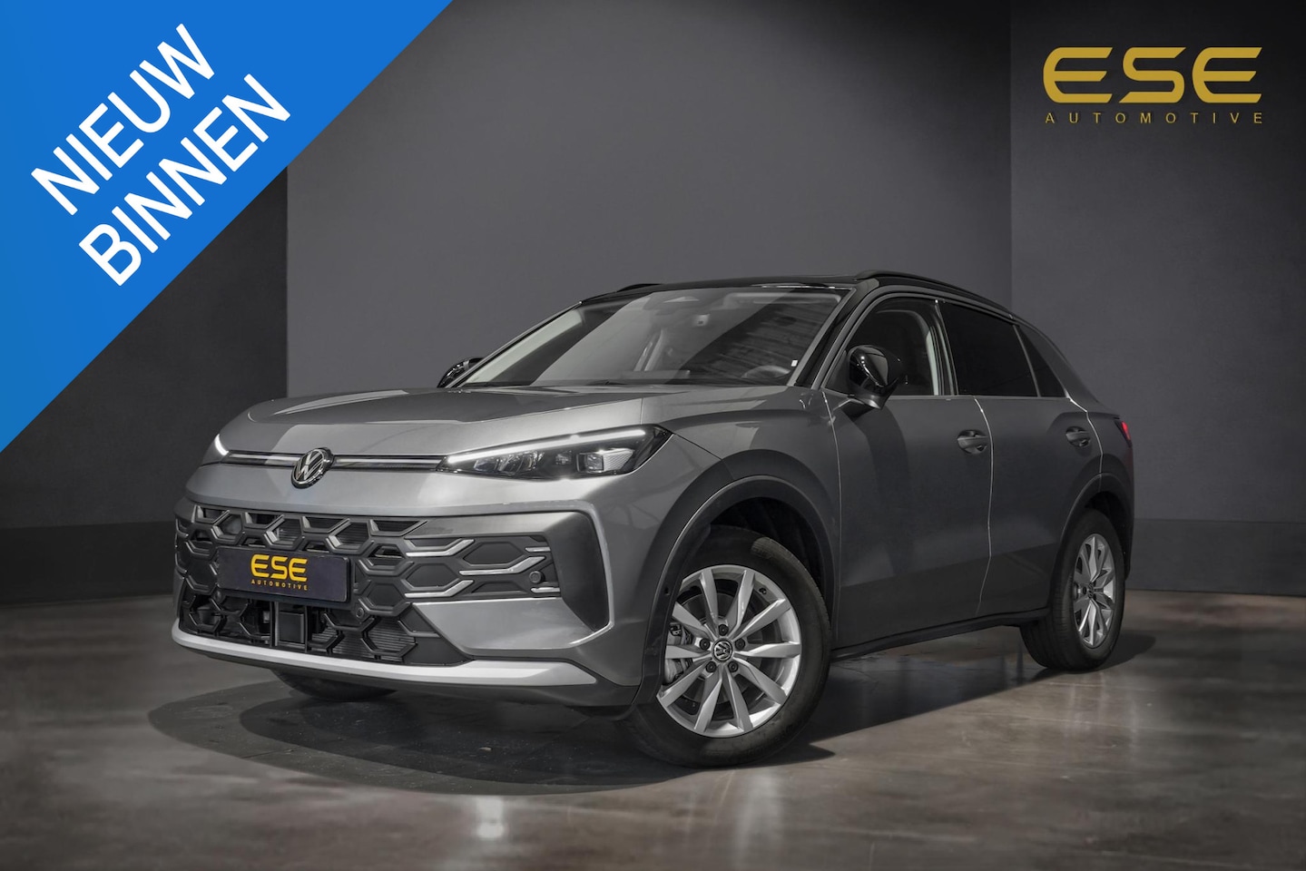 Volkswagen T-Roc - 1.5 eTSI Life |Pano|Camera|Trekhaak| - AutoWereld.nl