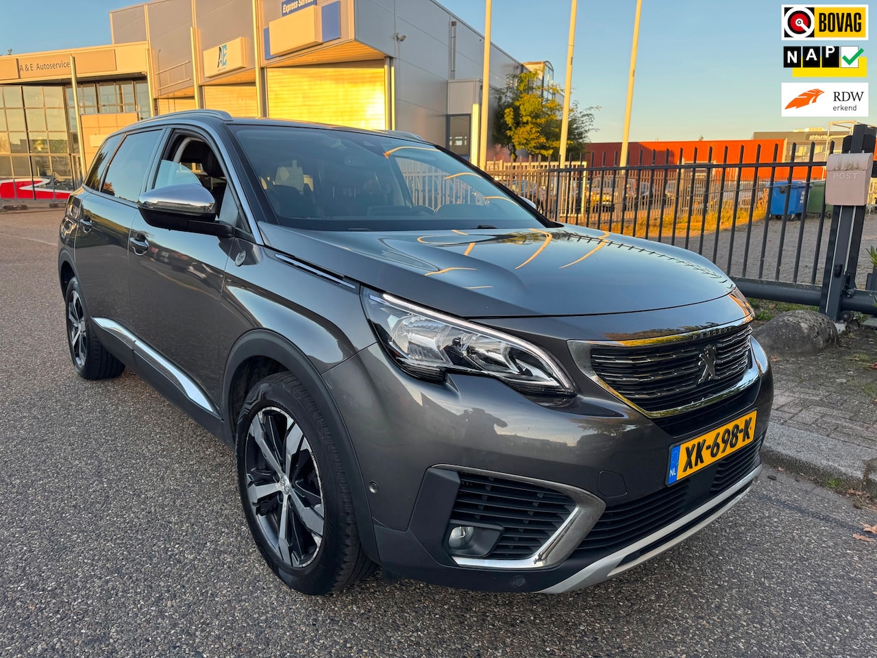 Peugeot 5008 - 1.2 PureTech Crossway AUTOMAAT,Camera - AutoWereld.nl
