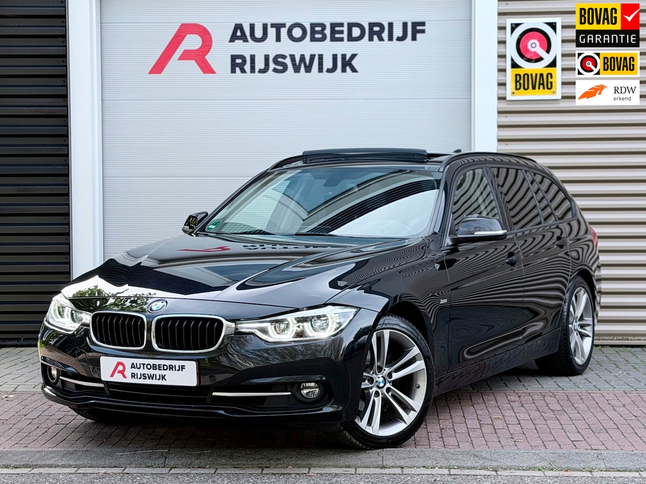 BMW 3-serie Touring - 320i Edition M Sport Shadow High Executive Pano - AutoWereld.nl