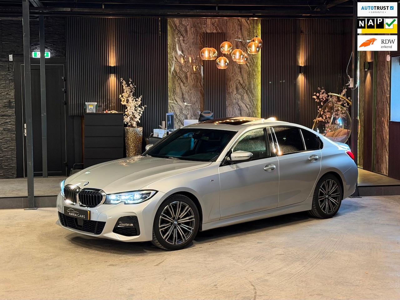 BMW 3-serie - 320i High Executive|M Pakket|PANO|BOMVOL! - AutoWereld.nl