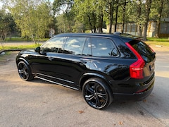 Volvo XC90 - 2.0 T8 Recharge AWD Ultra Dark 4 nieuwe banden én remmen | 2j Volvo garantie | B&W | 22” | Massage | Panoramadak
