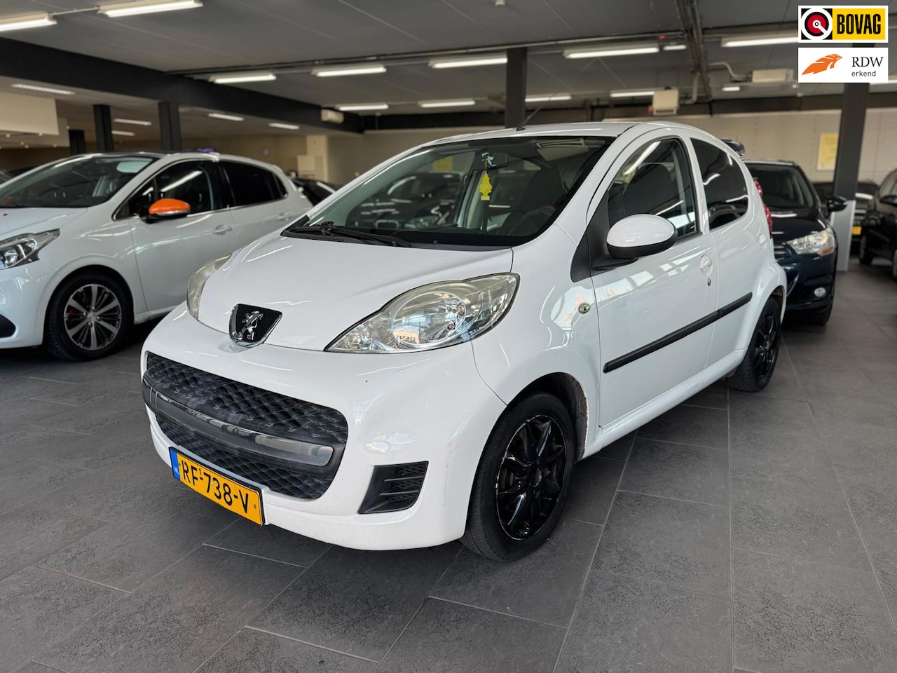 Peugeot 107 - 1.0-12V XS 5-deurs airco elektrische ramen lm-velgen - AutoWereld.nl