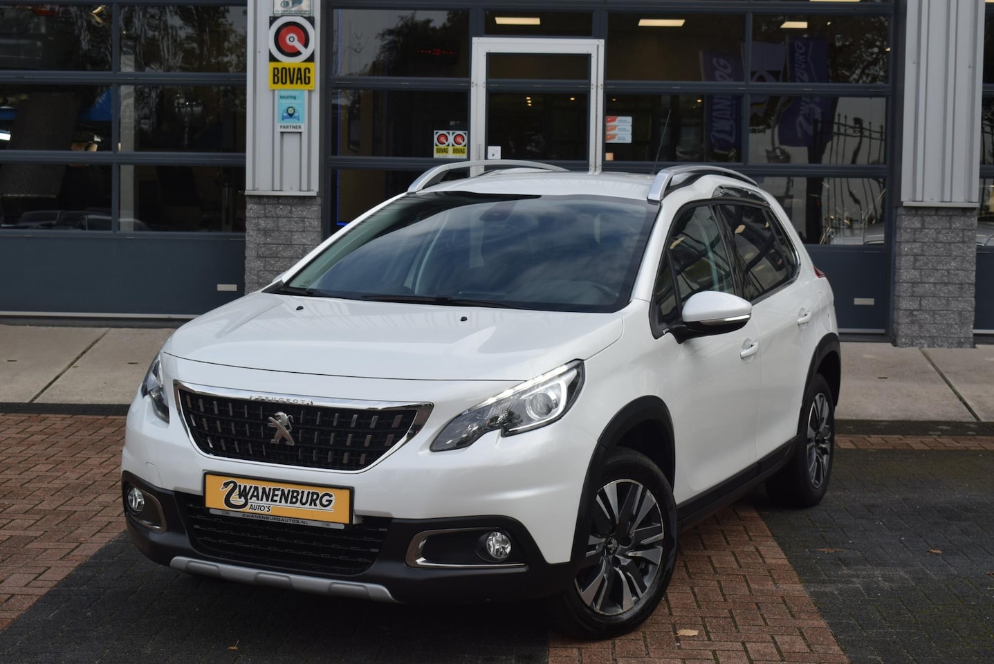Peugeot 2008 - 1.2 PureTech GT-line Navi Airco Camera 110 PK Km 98.000!! - AutoWereld.nl
