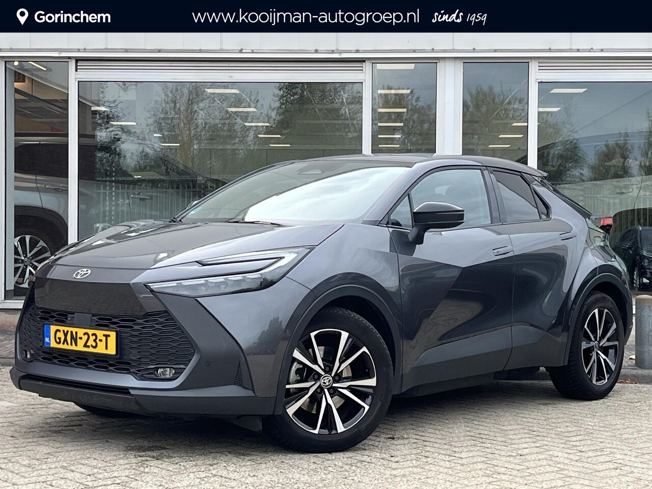 Toyota C-HR - 2.0 Plug-in Hybrid 220 First Edition l 360 camera l elektrische achterklep l stoel / stuur - AutoWereld.nl