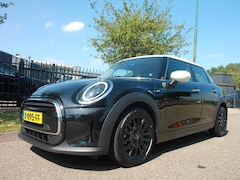 MINI 5-Deurs - (f55) 1.5 136pk Aut Cooper Camden Edit Clima Navi Xenon