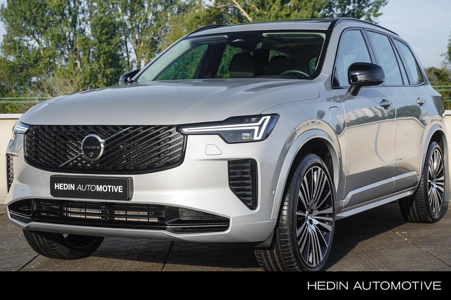 Volvo XC90 - 2.0 T8 Plug-in hybrid AWD Ultra Dark Panoramadak | Bowers&Wilkins | Elek Verstelbare Voors - AutoWereld.nl