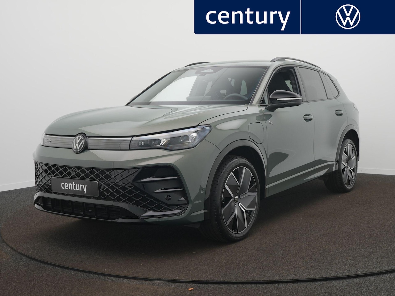 Volkswagen Tiguan - 1.5 eHybrid R-Line Automaat - IQ light - Head-updisplay - Apple Carplay/Android Auto - 360 - AutoWereld.nl