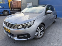 Peugeot 308 - 1.2 PureTech GT-Line / Camera / Navi / Automaat /