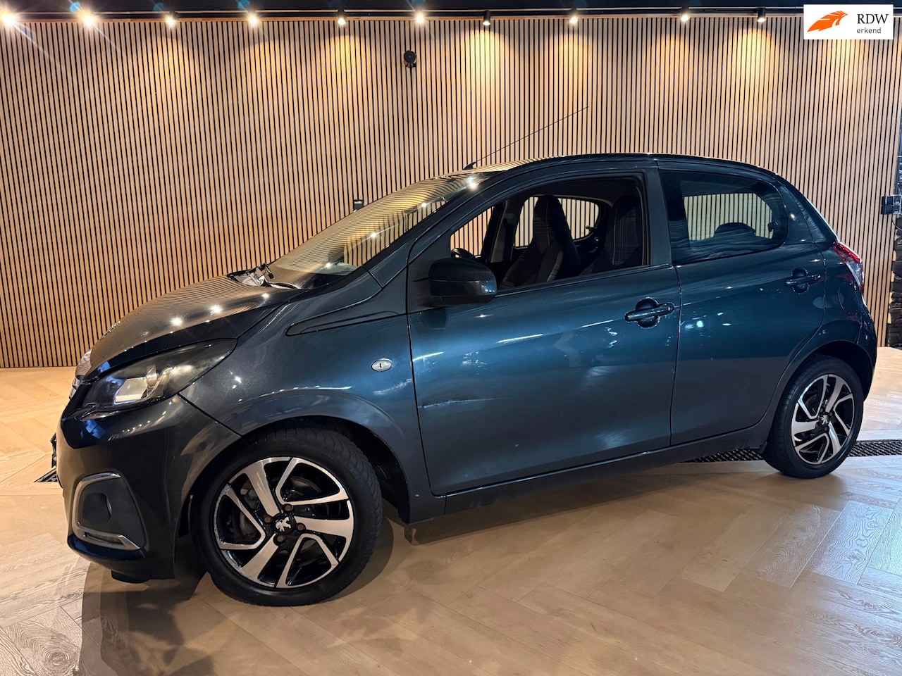 Peugeot 108 - 1.0 | Carplay | Cruise | Elek-pakket - AutoWereld.nl