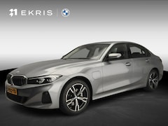 BMW 3-serie - Sedan 320e | LED | Leder | Navigatie | Sportstoelen | Clima | PDC | DAB | Alu 18 inch