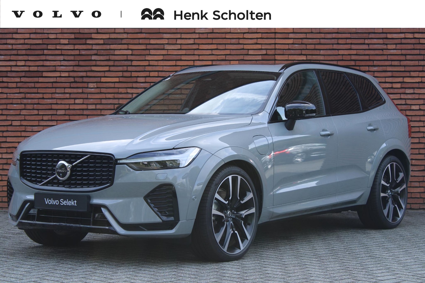 Volvo XC60 - T8 Plug-in hybrid AWD Ultra Dark | Bowers & Wilkins Premium Audio | Luchtvering | 22'' Lic - AutoWereld.nl
