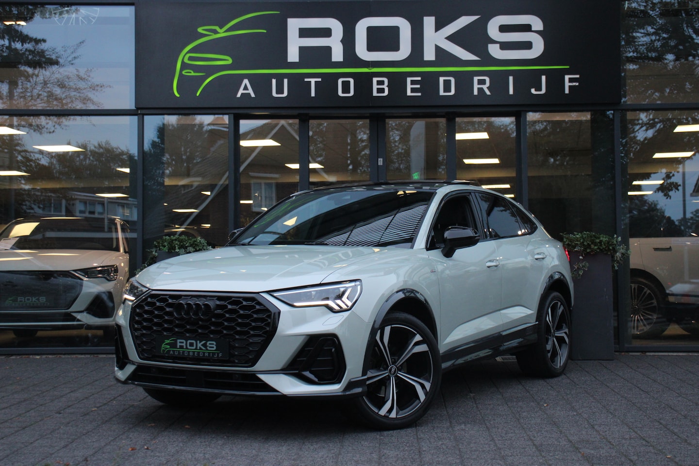 Audi Q3 Sportback - 35 TFSI S Line Black Optic/Navi/360Camera/Keyless/B&O/Matrix/Sfeerverlichting/Panoramadak/ - AutoWereld.nl