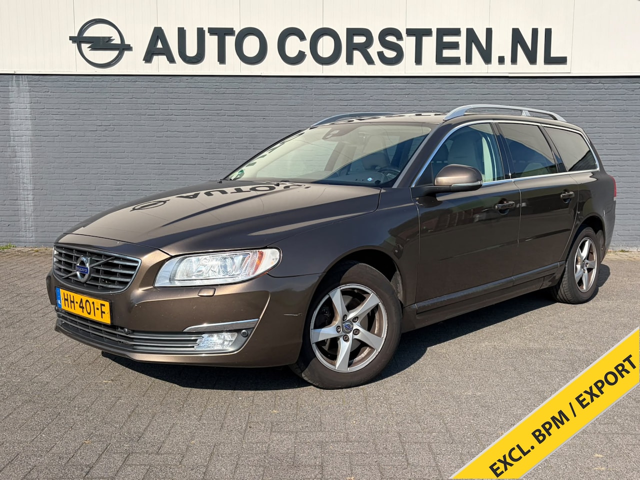 Volvo V70 - 2.0 D4 Leder Trekhaak Navi Ecc Bluetooth Pdc Schuifdak Inscription Edition - AutoWereld.nl
