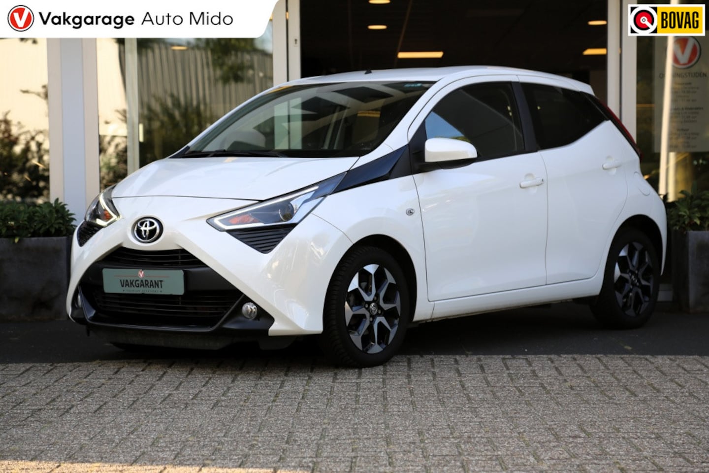 Toyota Aygo - 1.0 VVT-i AUTOMAAT X-play club - AutoWereld.nl