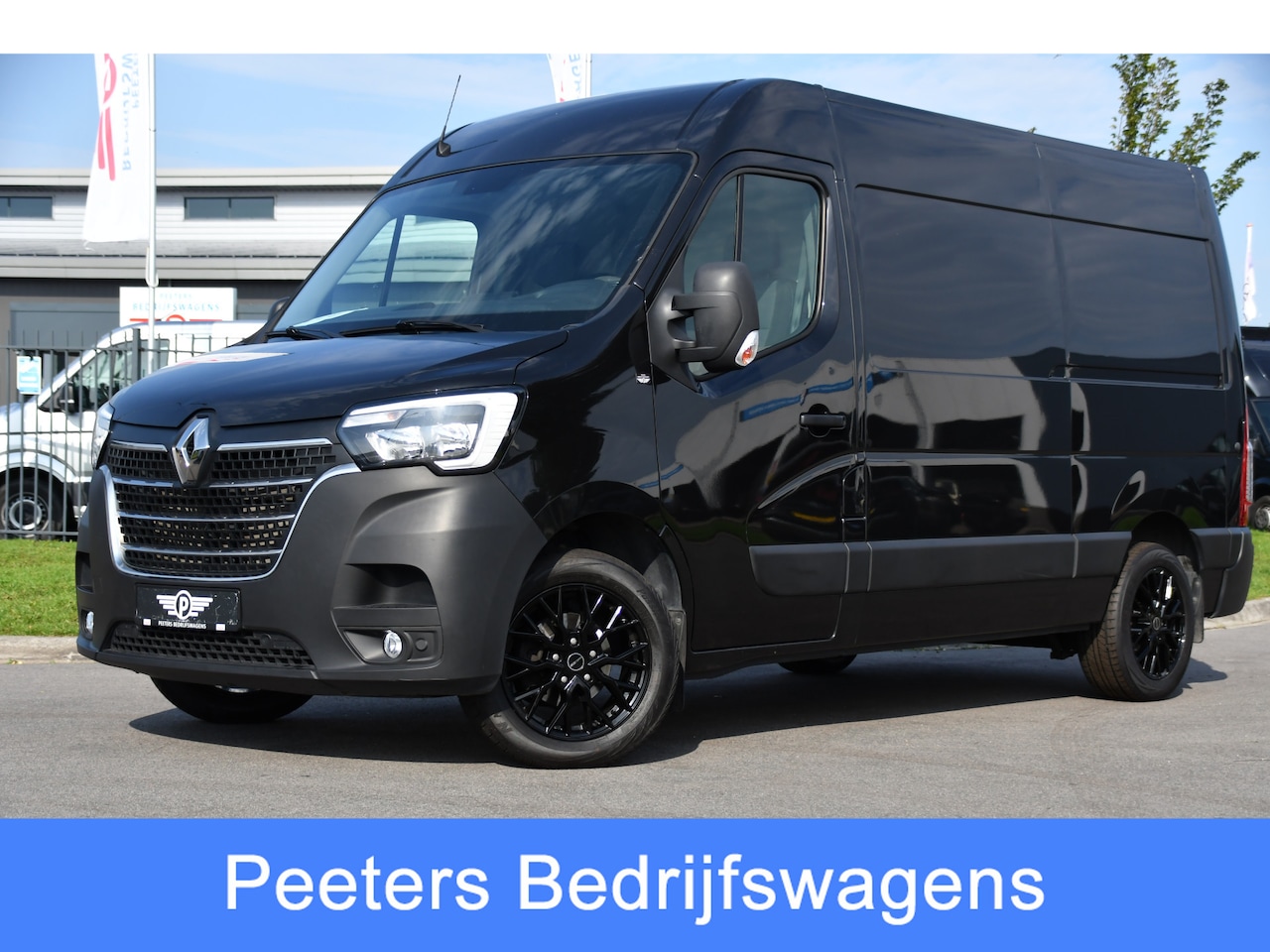 Renault Master - T33 2.3 dCi 135 L2H2 Camera, Cruise, LED, Multimedia, Trekhaak, 135pk, NAVI, Betimmering, - AutoWereld.nl