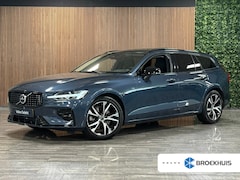 Volvo V60 - B4 Plus Dark | Schuifdak | Trekhaak | Adaptieve Cruise Control | Stoelverwarming voor+acht