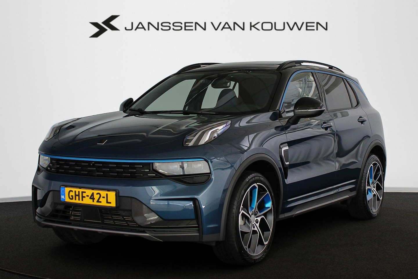 Lynk & Co 01 - 1.5 PHEV Panoramadak Stuur-Stoelverwarming 360 Camera - AutoWereld.nl