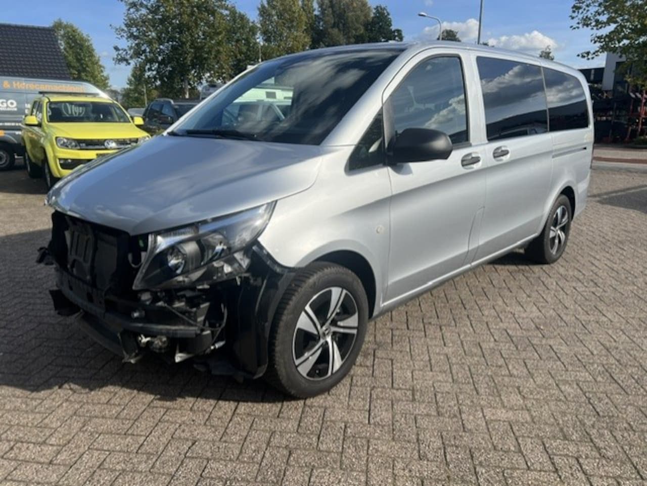 Mercedes-Benz Vito Tourer - 114 CDI 100kw LANG 9 PERS. PERSONENBUS AUT. KLIMA MBUX - AutoWereld.nl