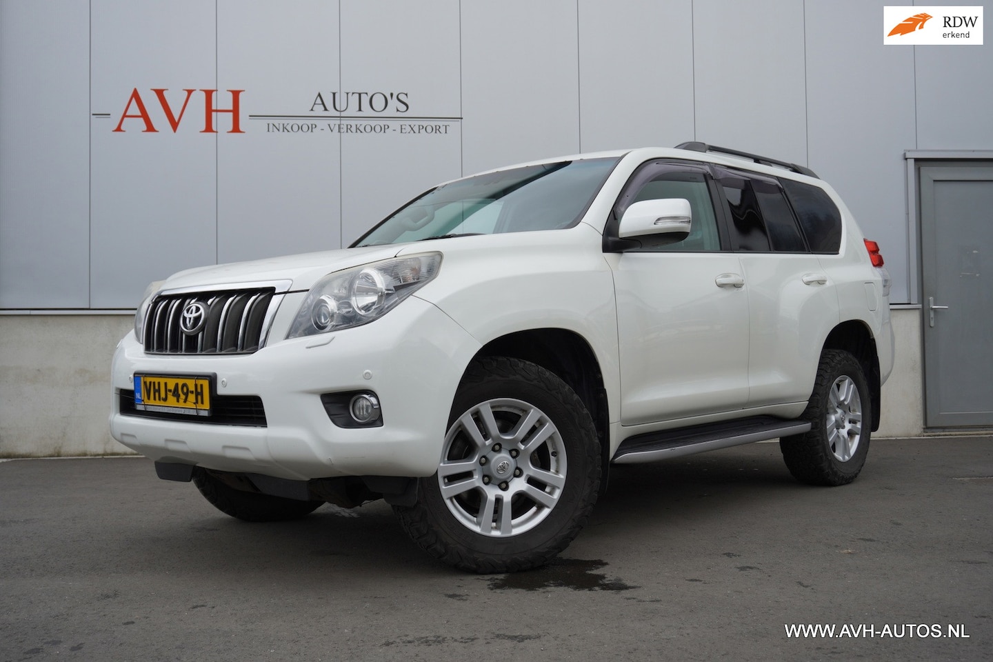 Toyota Land Cruiser - 3.0 D-4D-F LX Window Van 3.0 D-4D-F LX Window Van - AutoWereld.nl