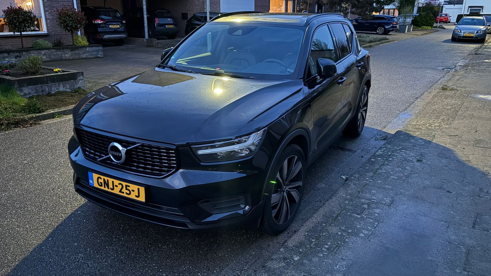 Volvo XC40 - 1.5 T4 Recharge Inscription Parkeercamera, Panoramadak, Lederen stoelen, stoelverwarming, Apple Carplay - AutoWereld.nl