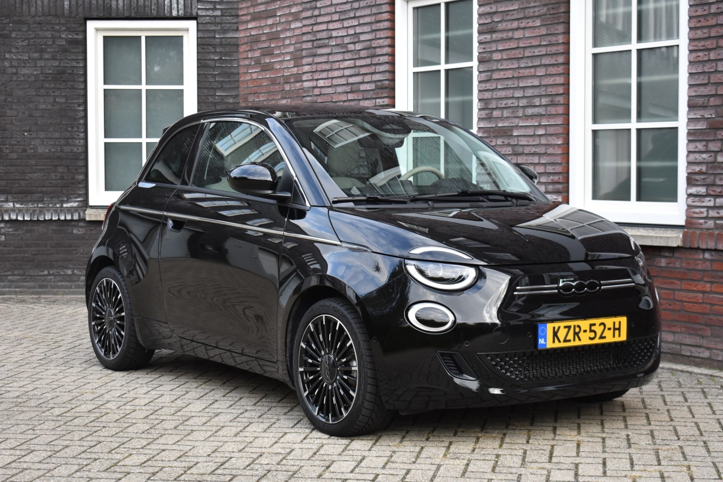 Fiat 500 - 42KWh La Prima Panoramadak/JBL/ Active cruise control Wij zijn op afspraak geopend! Graag - AutoWereld.nl