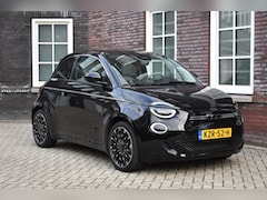 Fiat 500e - 42KWh La Prima/SOH 94% Panoramadak/Leer/JBL Speaker/ Active cruise control/17"lmv/Apple ca