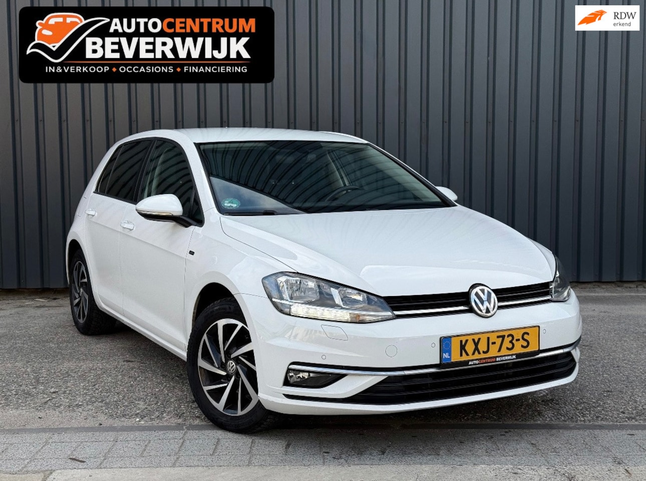 Volkswagen Golf - 1.0 TSI 86pk Trendline 2019 Wit Trekhaak Led - AutoWereld.nl