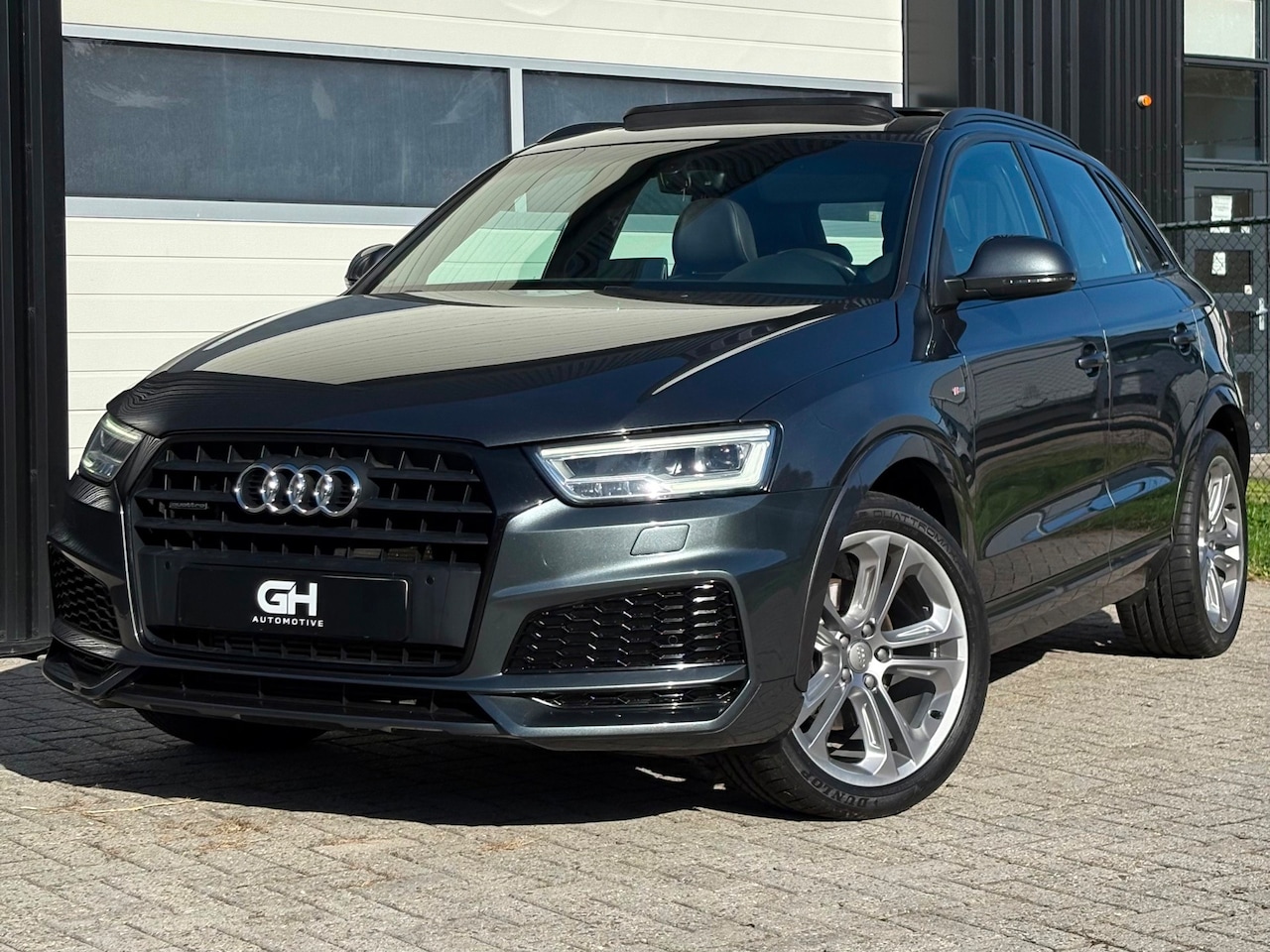 Audi Q3 - 2.0 TFSI quattro Sport S Line Edition 2.0 TFSI quattro Sport S Line Edition - AutoWereld.nl